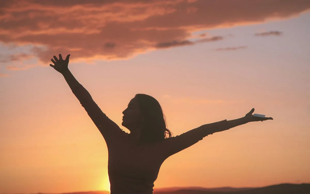 Hypnose pour trouver du travail : confiance, entretien d'embauche, reconversion